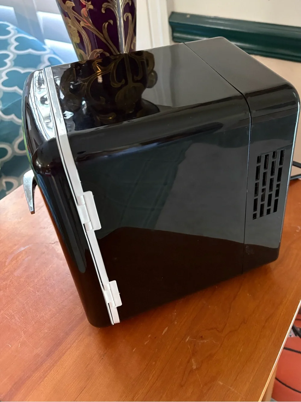 FRIGIDAIRE Compact Mini Fridge Black SEE DESCRIPTION